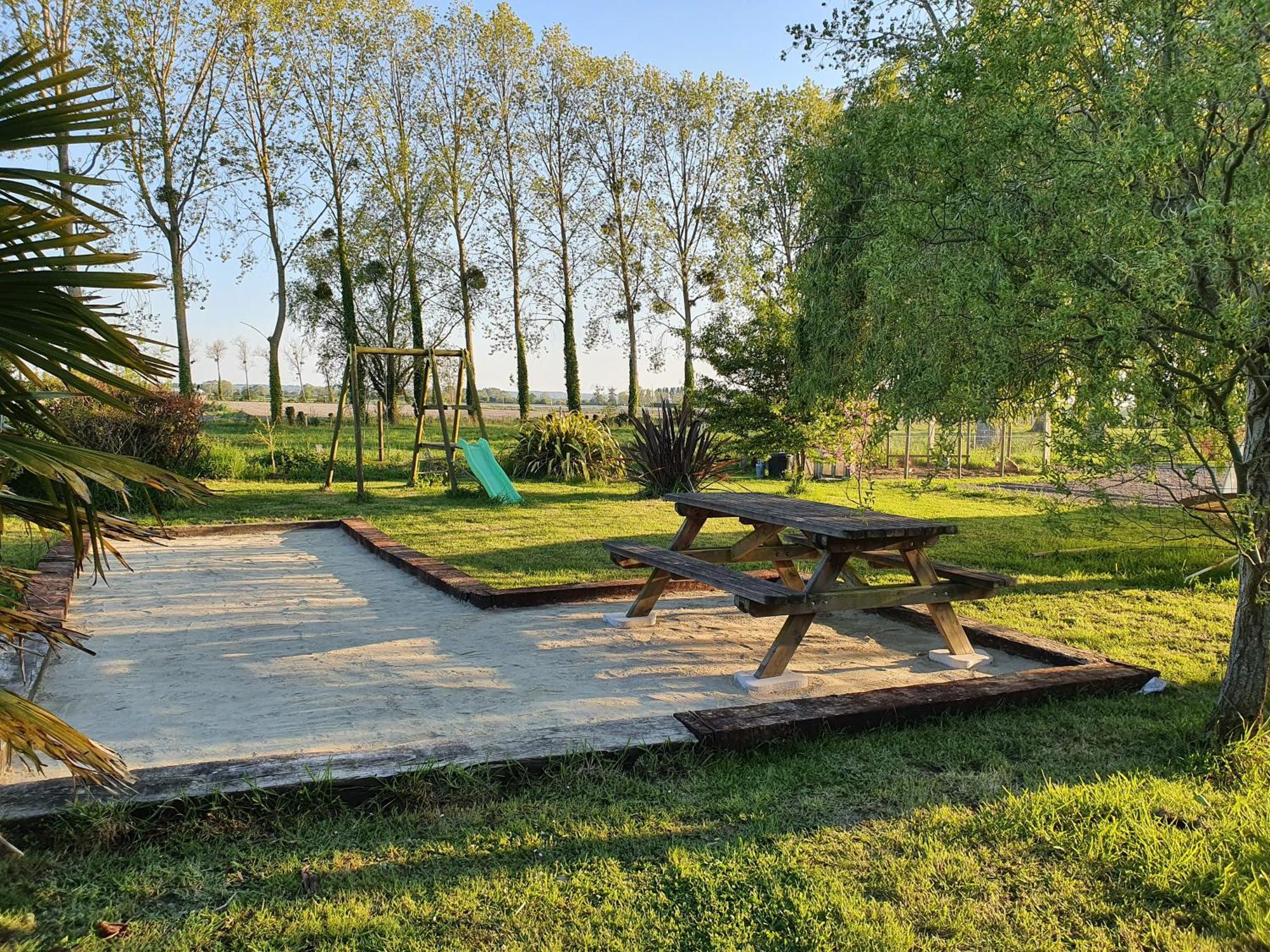 Bed and Breakfast La Bastide Du Moulin - Mont St Michel Moidrey Экстерьер фото