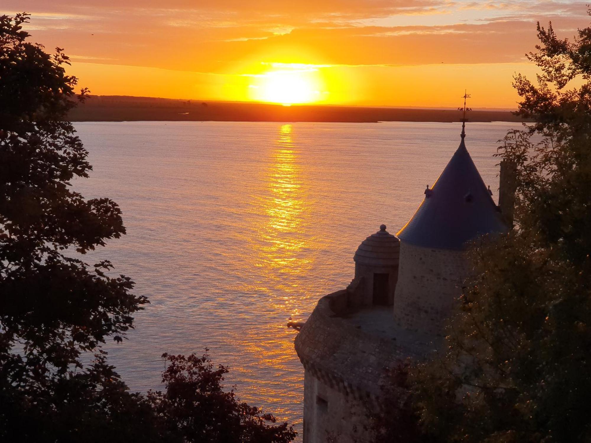 Bed and Breakfast La Bastide Du Moulin - Mont St Michel Moidrey Экстерьер фото